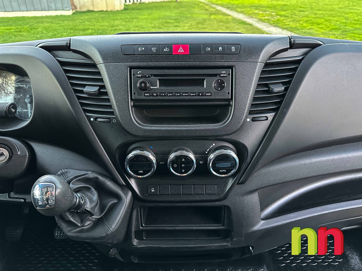 IVECO CARROZADA PLATAFORMA 2.3 155CV DOBLE RUEDA Y PUERTA LATERAL