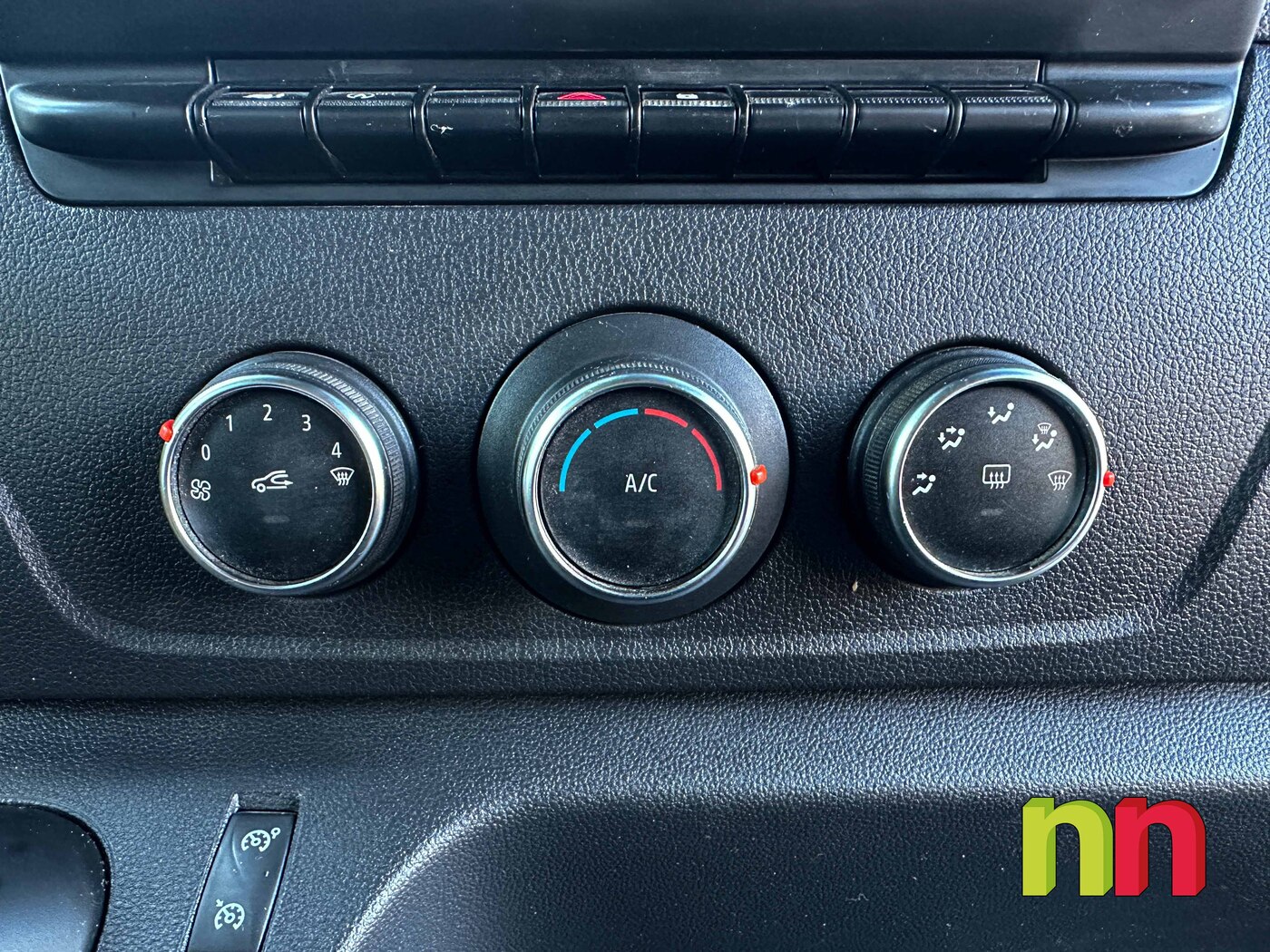 CITROEN JUMPER 4-40 CARROZADA CON PLATAFORMA Y PUERTA LATERAL 2.2HDi 130CV carga útil 1.105KG