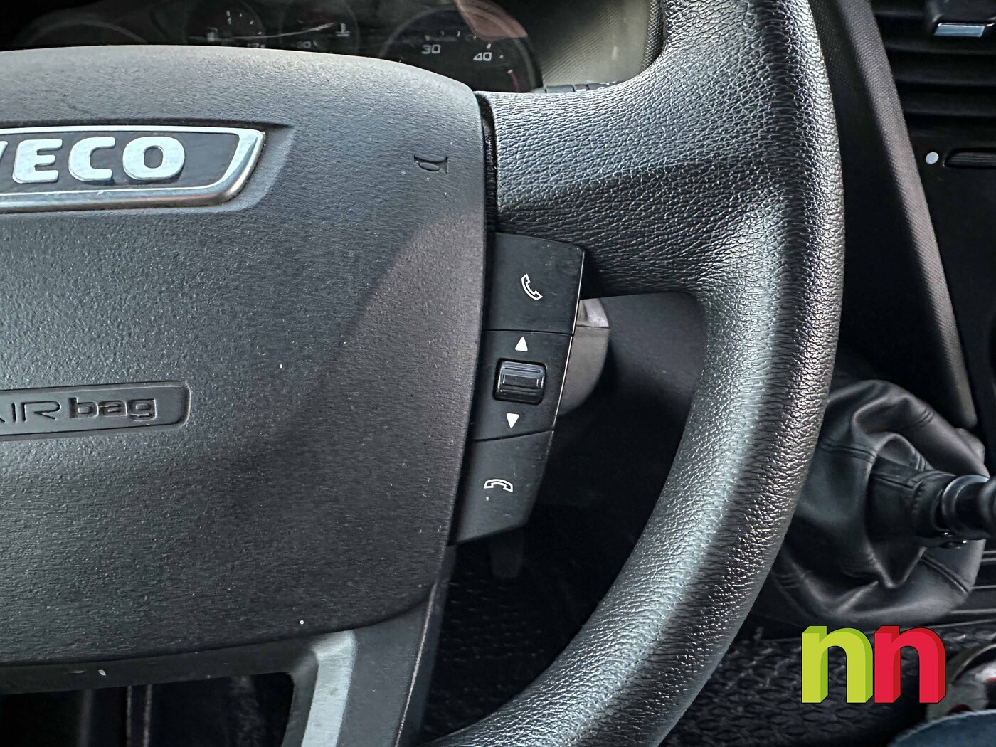 IVECO CARROZADA PLATAFORMA 2.3 155CV DOBLE RUEDA Y PUERTA LATERAL