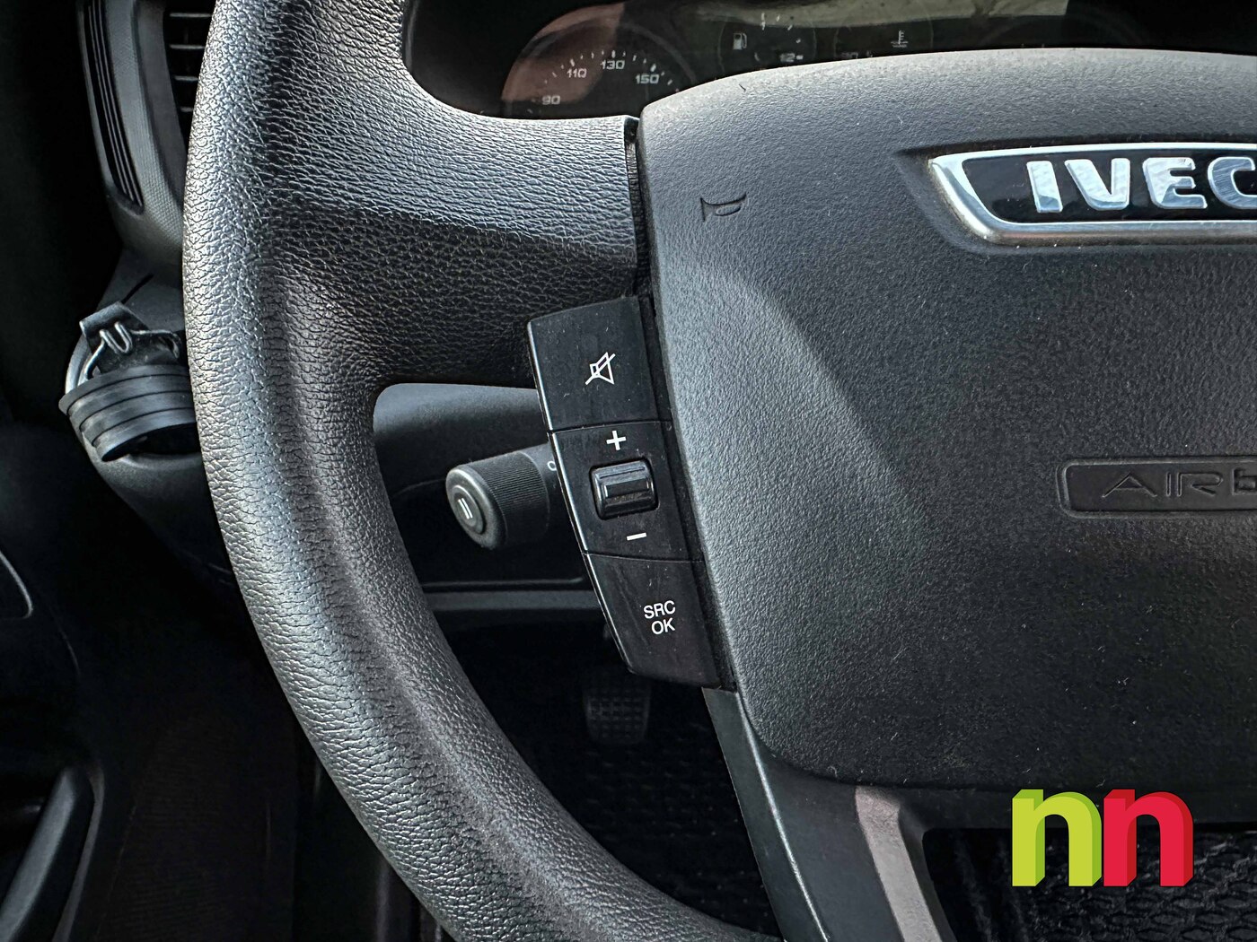 IVECO CARROZADA PLATAFORMA 2.3 155CV DOBLE RUEDA Y PUERTA LATERAL