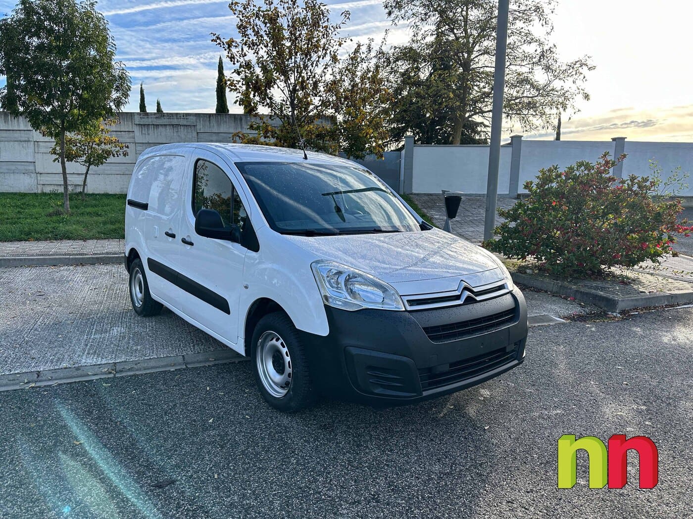 CITROEN BERLINGO M 1.6BlueHDI 100 CV 3 asientos Pta Lateral (con doble airbag) 