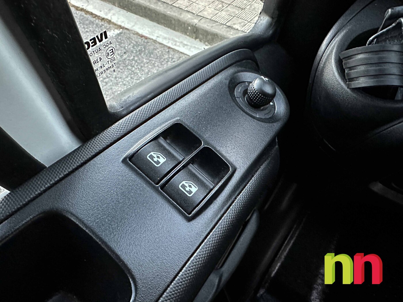 IVECO CARROZADA PLATAFORMA 2.3 155CV DOBLE RUEDA Y PUERTA LATERAL