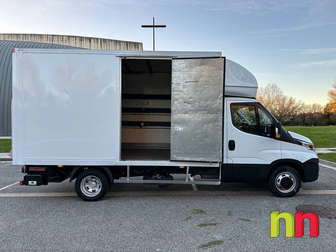 IVECO CARROZADA PLATAFORMA 2.3 155CV DOBLE RUEDA Y PUERTA LATERAL