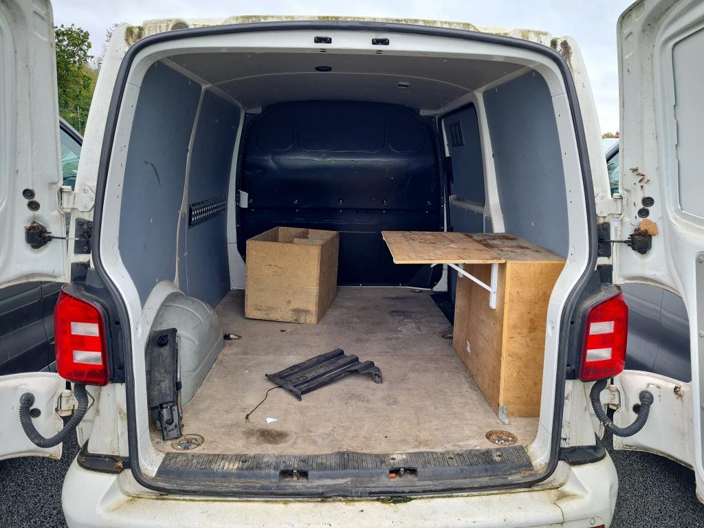 VOLKSWAGEN TRANSPORTER L1H1 FG28 2.0TDI 150CV +NAVI