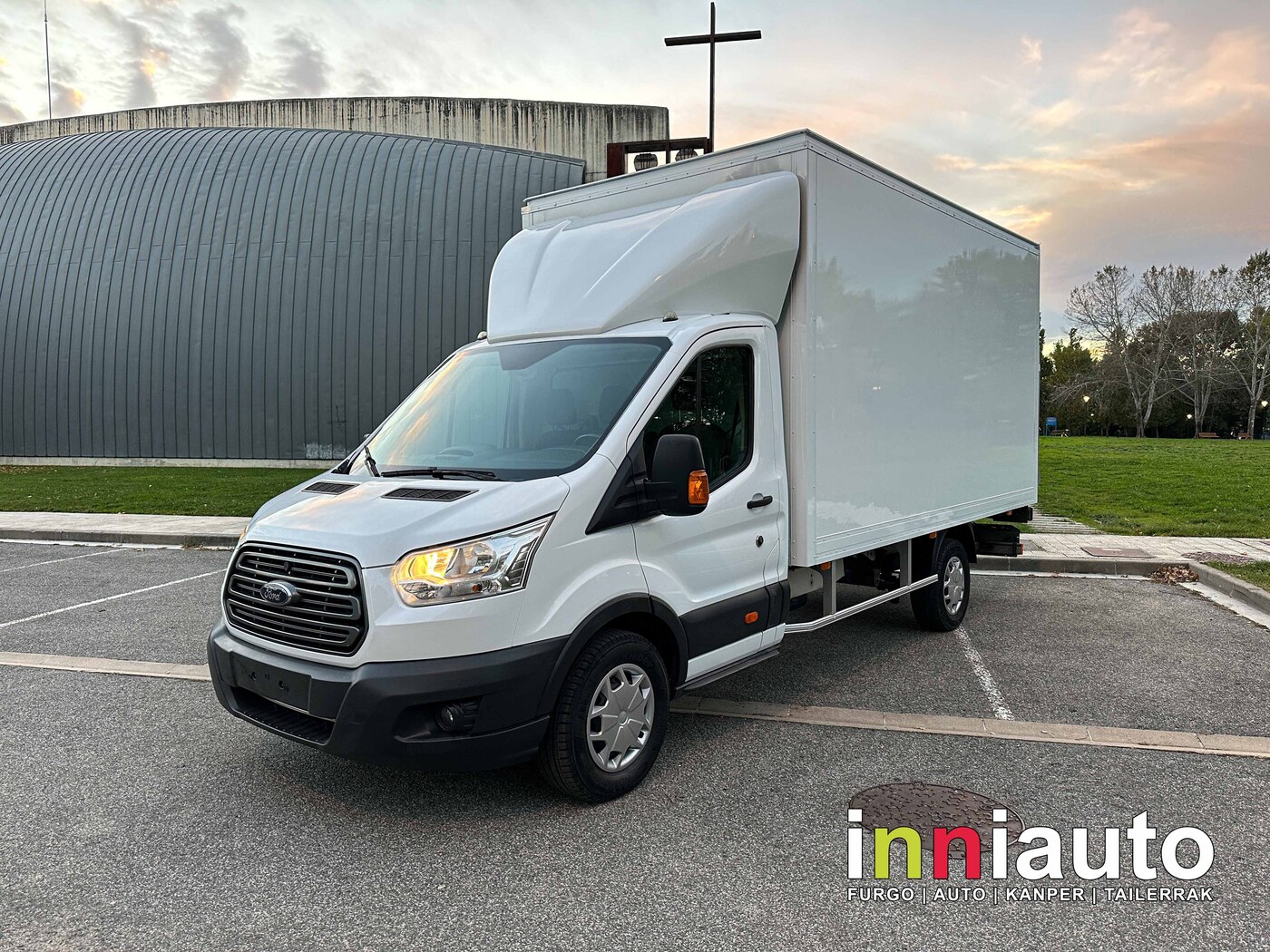 FORD TRANSIT CARROZADA CON PLATAFORMA T 350 L4 TREND 2.0 L ECOB 130CV