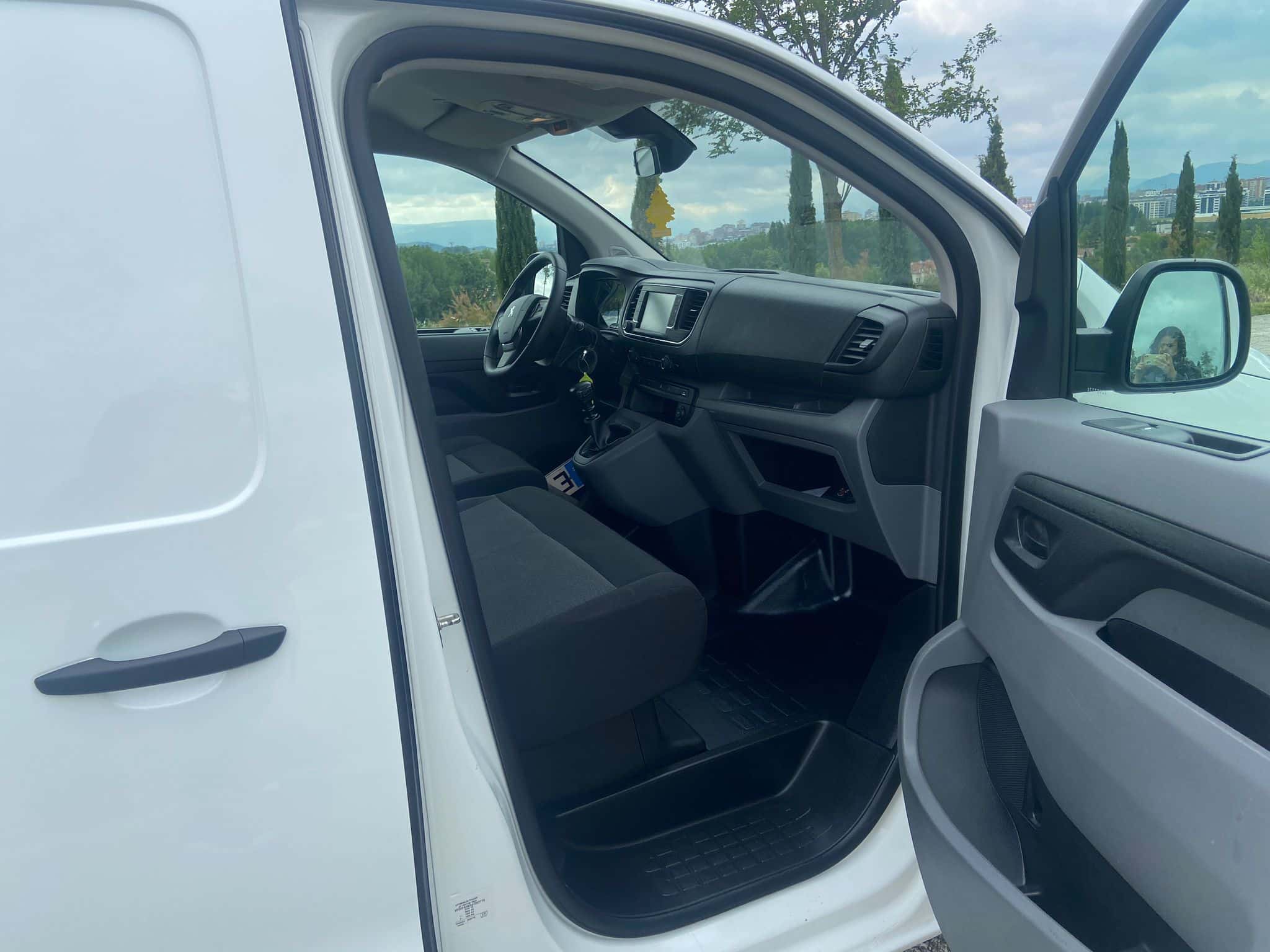 PEUGEOT EXPERT FG STD 2.0BlueHDi 120CV S&S Premium +NAVI (doble puerta lateral)