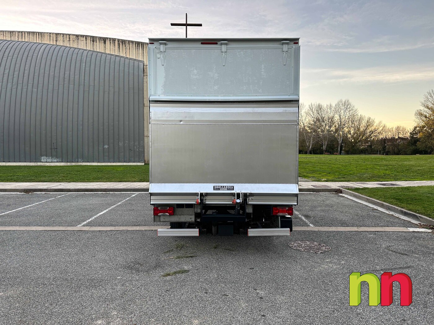 IVECO CARROZADA PLATAFORMA 2.3 155CV DOBLE RUEDA Y PUERTA LATERAL