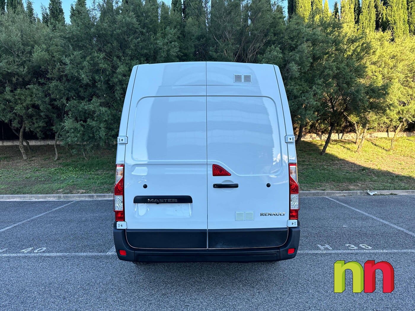 CITROEN JUMPER 4-40 CARROZADA CON PLATAFORMA Y PUERTA LATERAL 2.2HDi 130CV carga útil 1.105KG