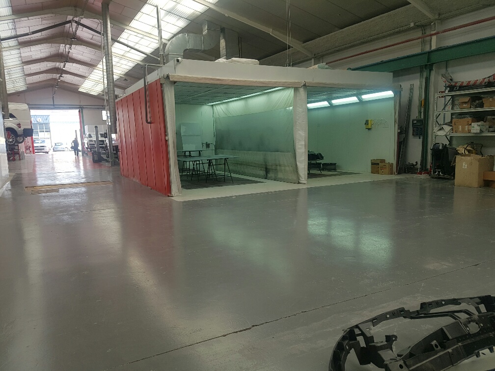 IVECO CARROZADA PLATAFORMA 2.3 155CV DOBLE RUEDA Y PUERTA LATERAL