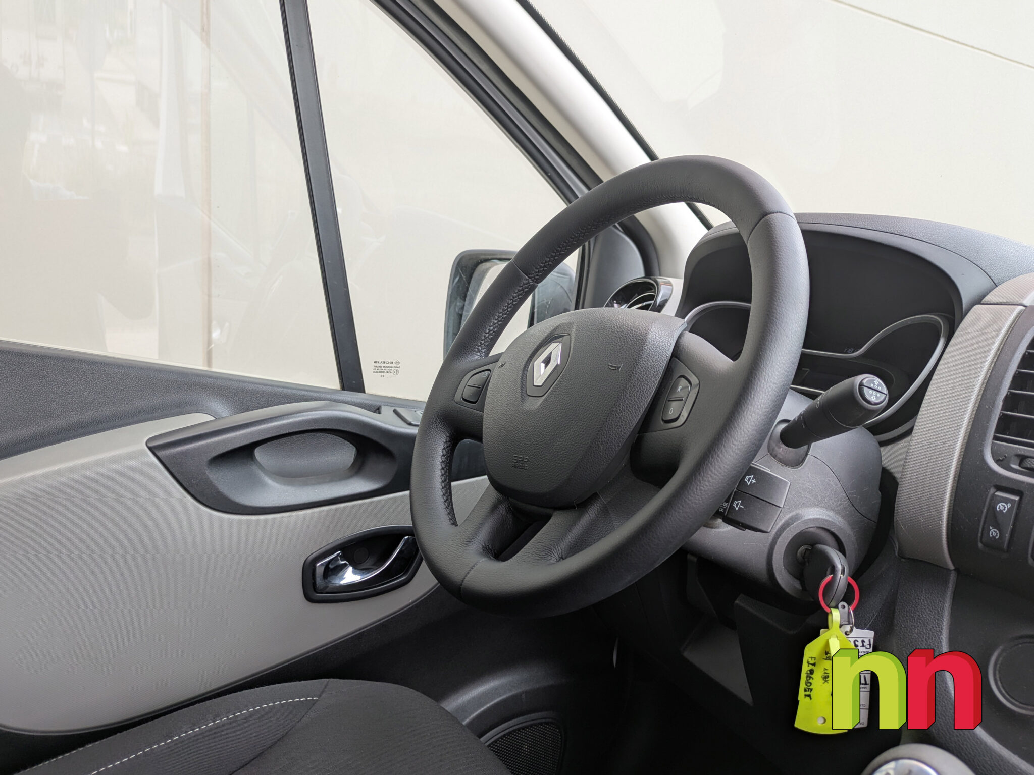 RENAULT Trafic Combi 9 L1H1 1.6DCi 120cv + PORTON TRASERO