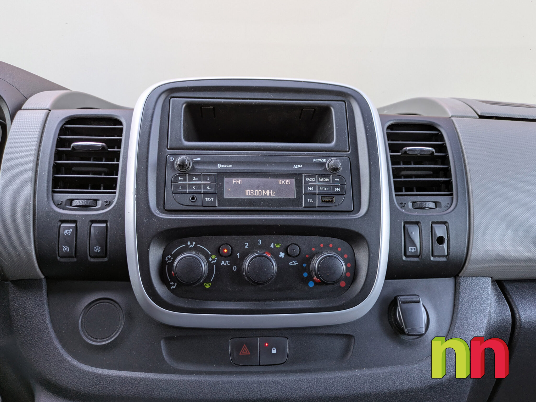 RENAULT Trafic L1H2 FG 29 2.0DCI 145cv