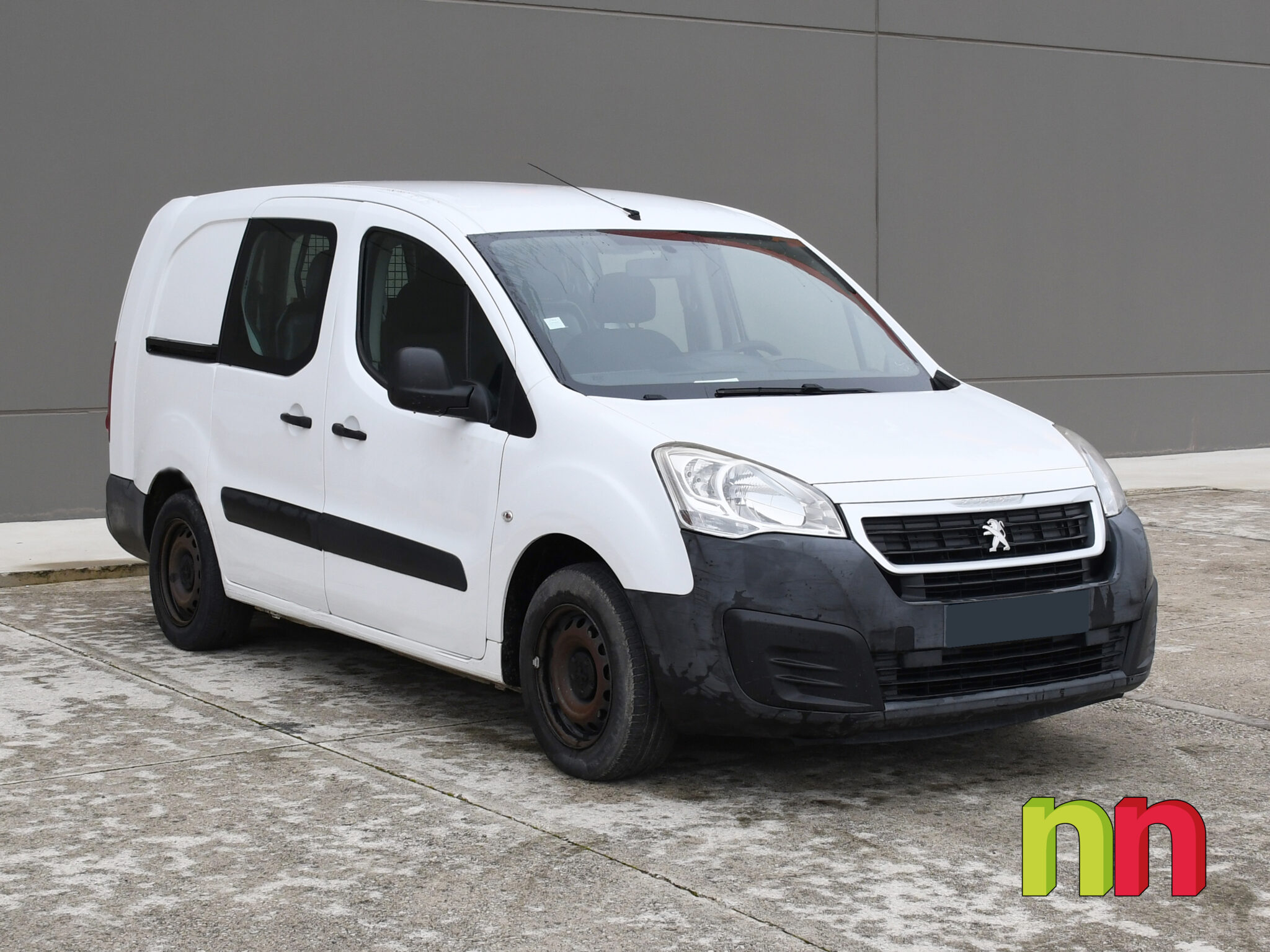 PEUGEOT Partner Combi 5 Long1.6 BlueHDI 100cv + ASIENTOS ABATIBLES