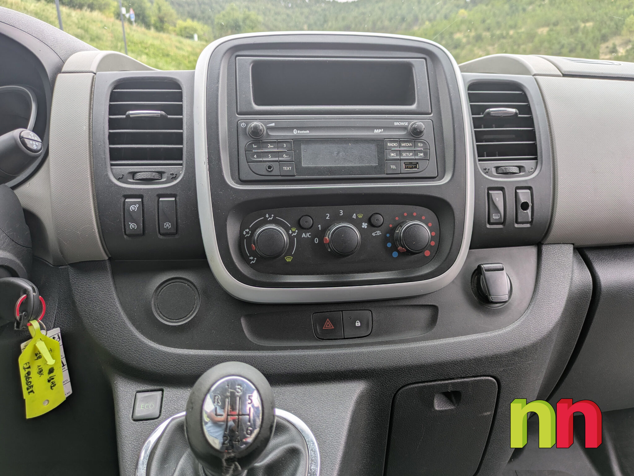 RENAULT Trafic Combi 9 L1H1 1.6DCi 120cv + PORTON TRASERO