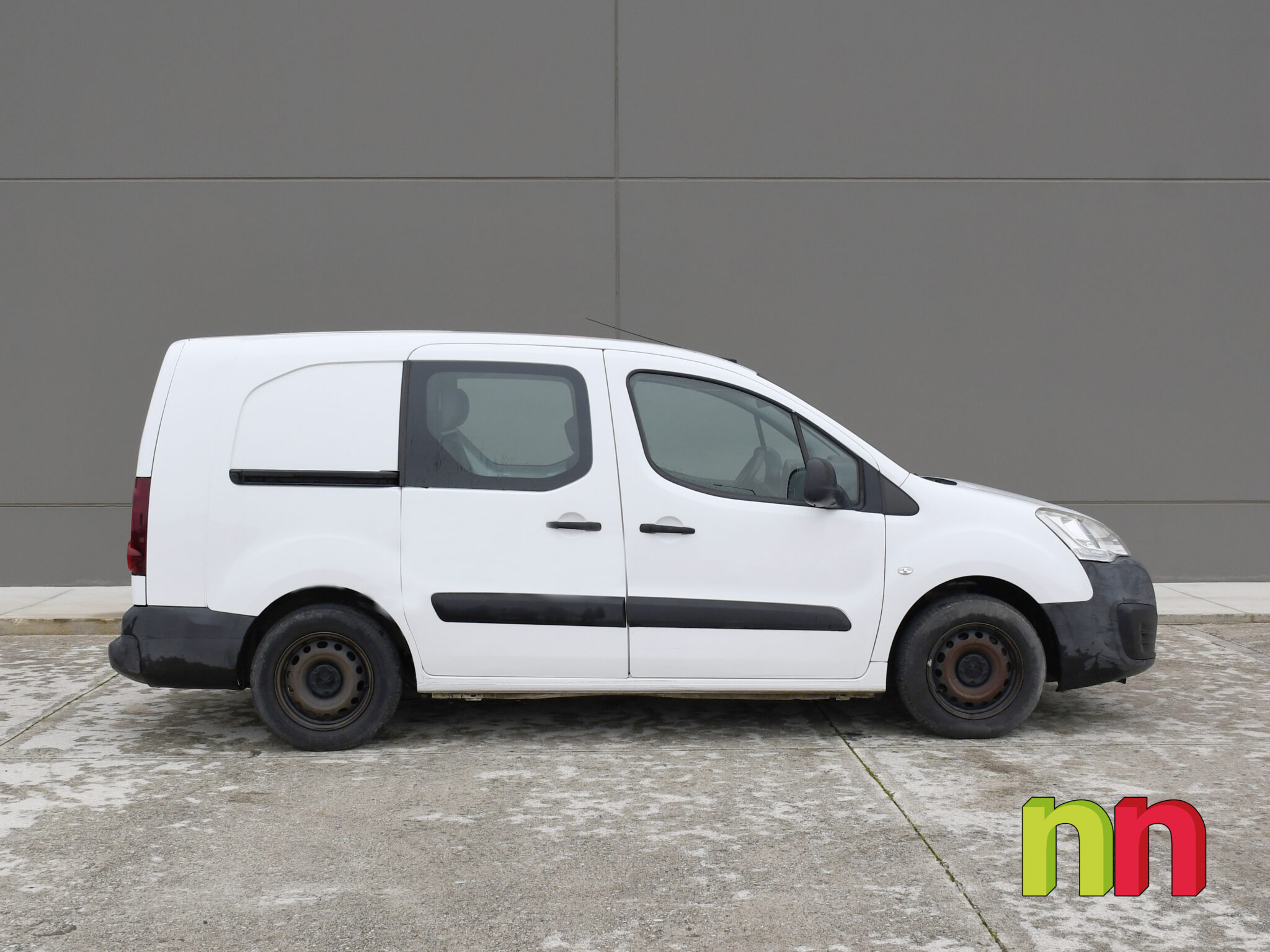PEUGEOT Partner Combi 5 Long1.6 BlueHDI 100cv + ASIENTOS ABATIBLES