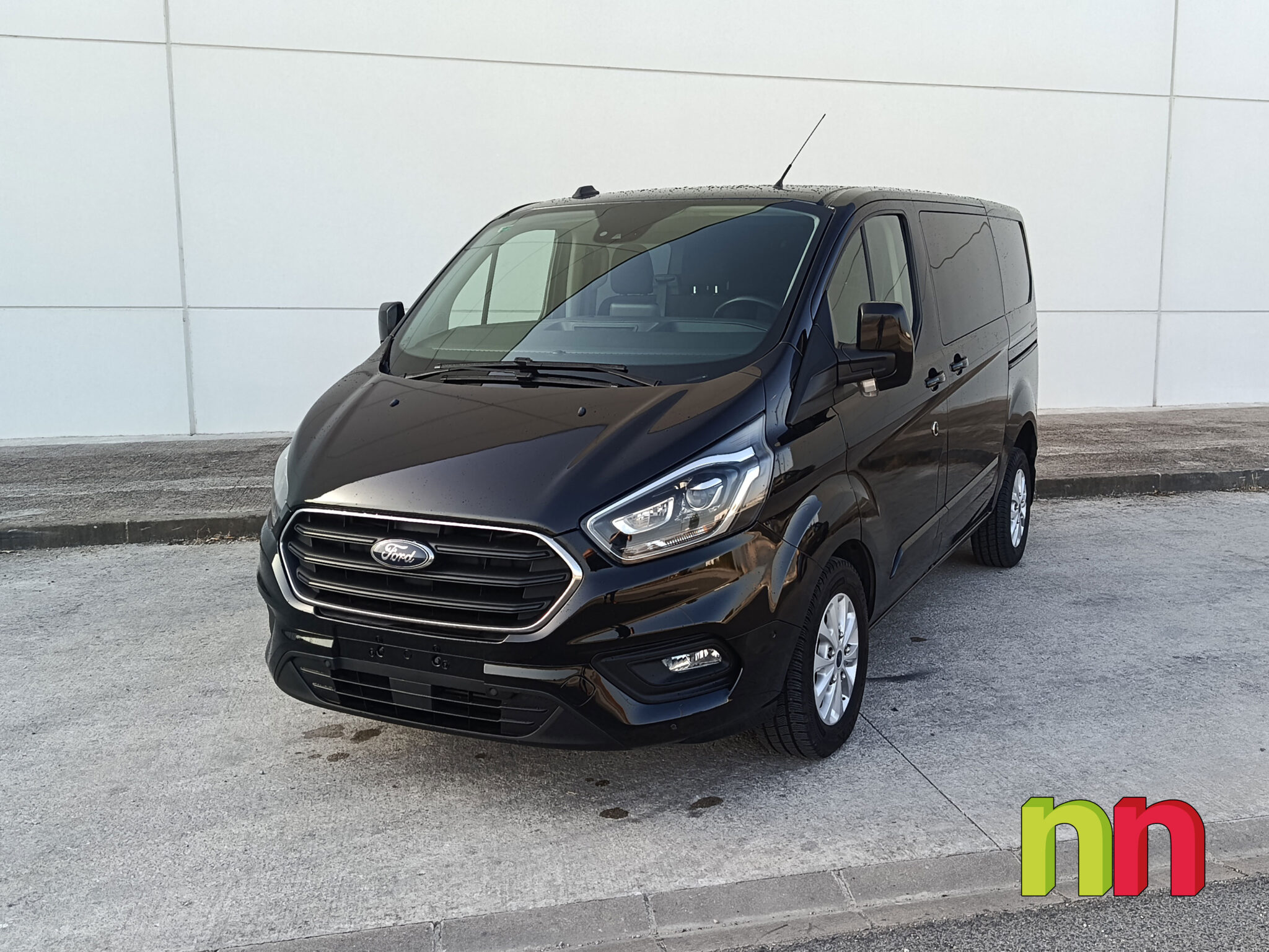 FORD TRANSIT CUSTOM COMBI 6 L1H1 N1 2.0ECOBLUE 170CV AUTO + NAVI + DOBLE PUERTA LATERAL