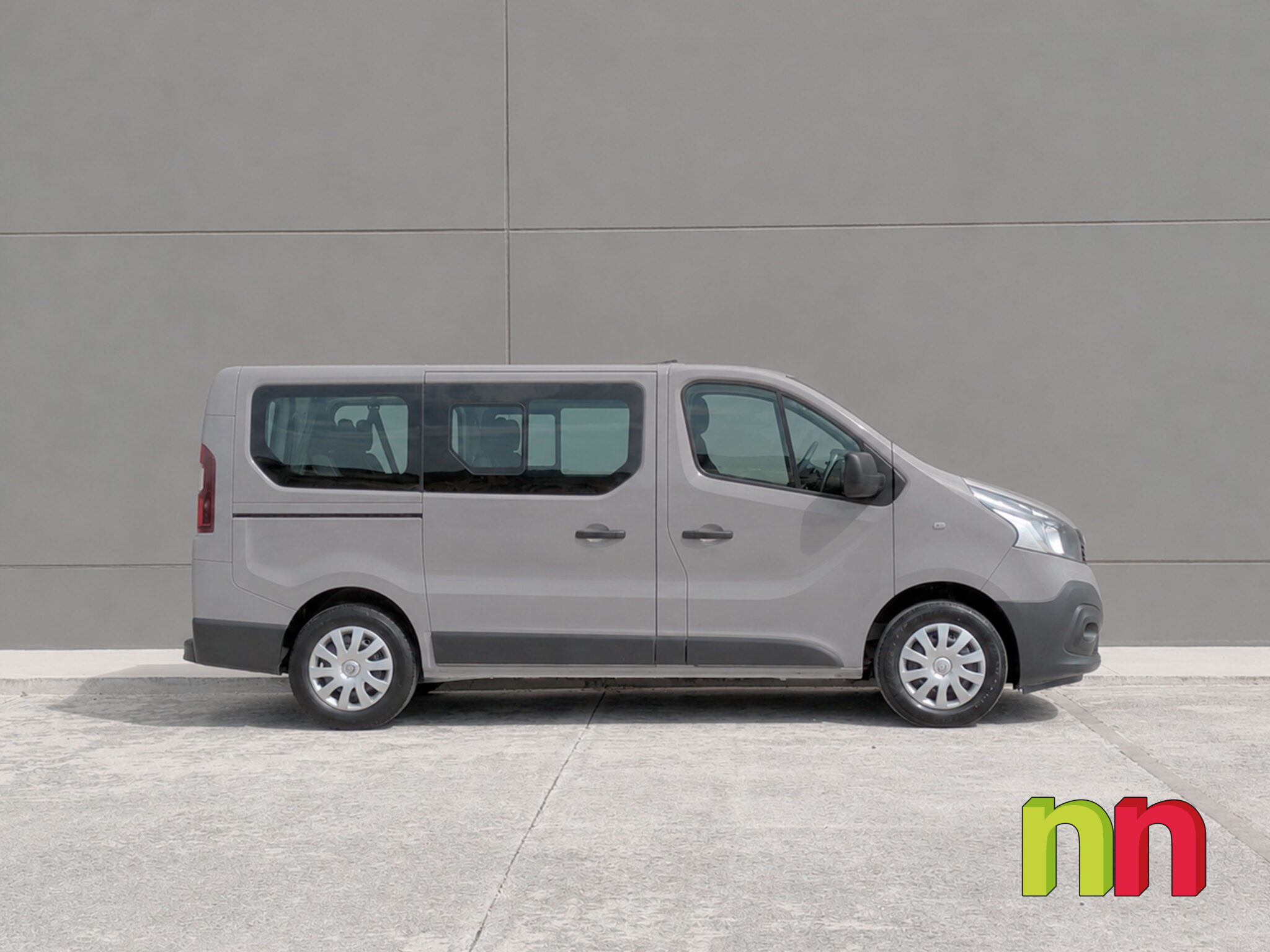 RENAULT Trafic Combi 9 L1H1 1.6DCi 120cv + PORTON TRASERO