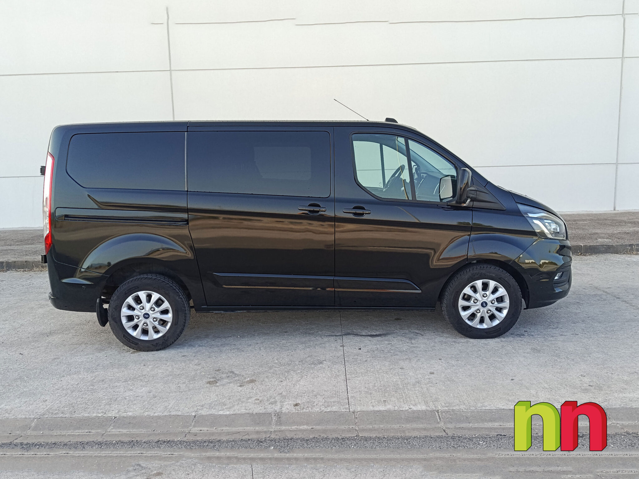 FORD TRANSIT CUSTOM COMBI 6 L1H1 N1 2.0ECOBLUE 170CV AUTO + NAVI + DOBLE PUERTA LATERAL