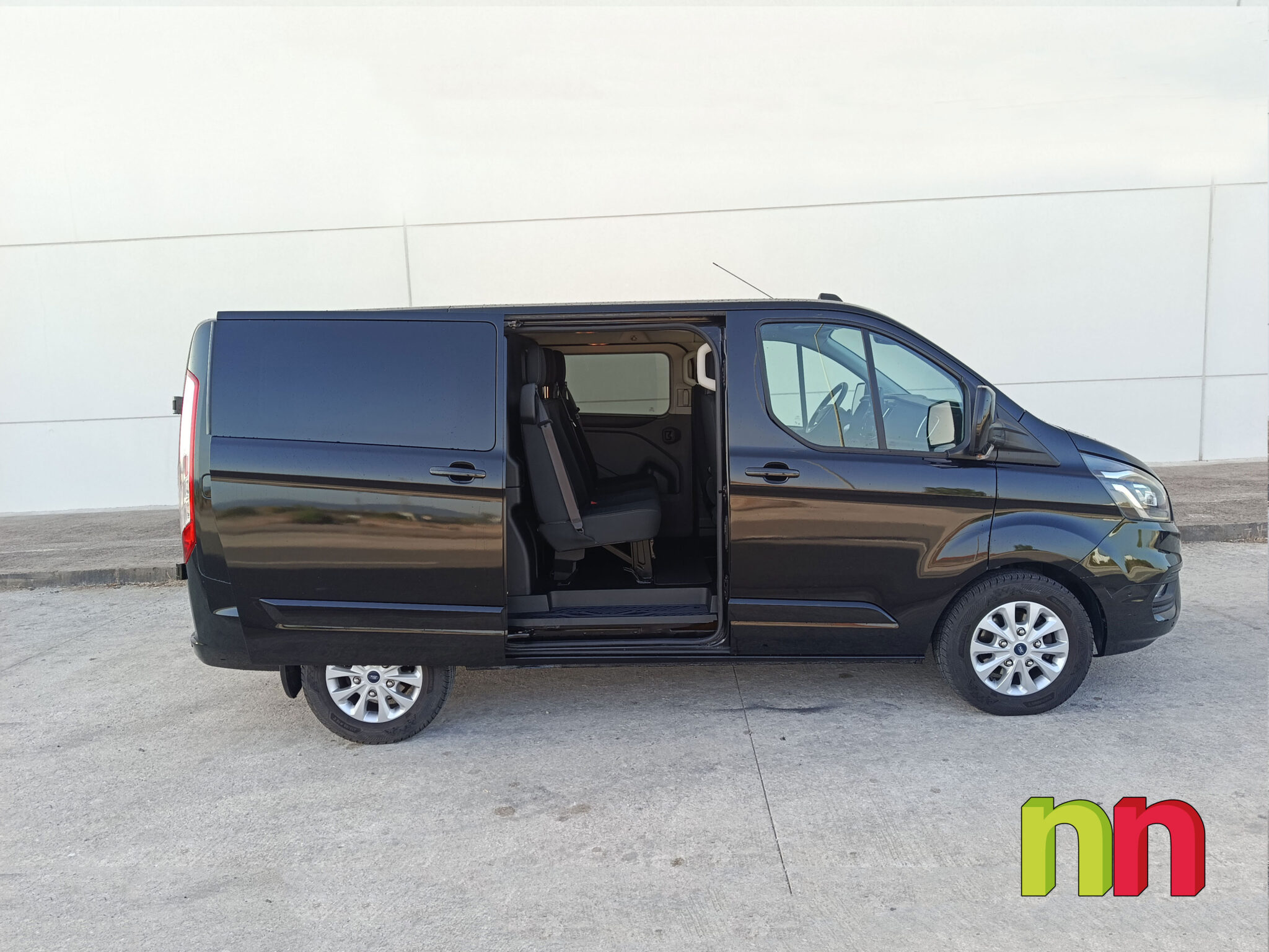 FORD TRANSIT CUSTOM COMBI 6 L1H1 N1 2.0ECOBLUE 170CV AUTO + NAVI + DOBLE PUERTA LATERAL