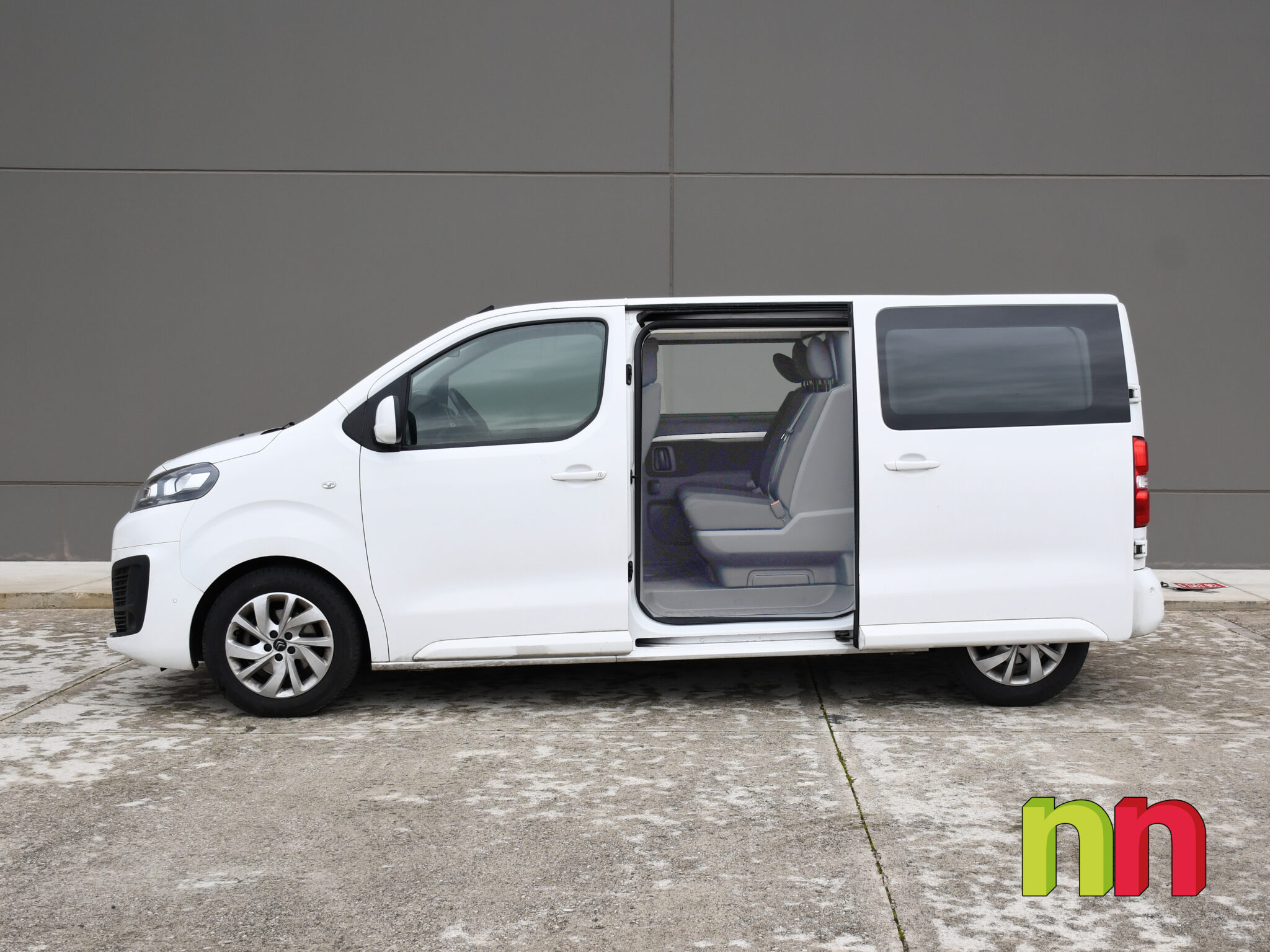 CITROEN jumpy 3 Combi 6 Talla M  AUTO 2.0BlueHDI180cv + NAVI + DOBLE PUERTA LATERAL