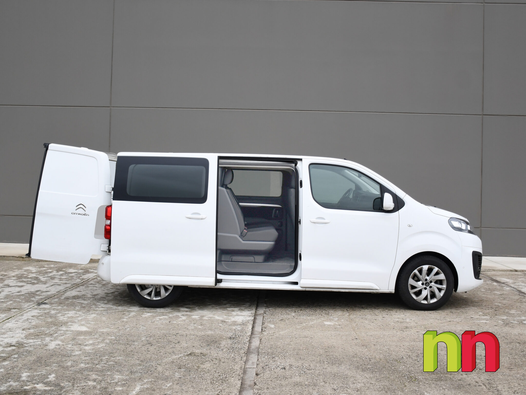 CITROEN jumpy 3 Combi 6 Talla M  AUTO 2.0BlueHDI180cv + NAVI + DOBLE PUERTA LATERAL