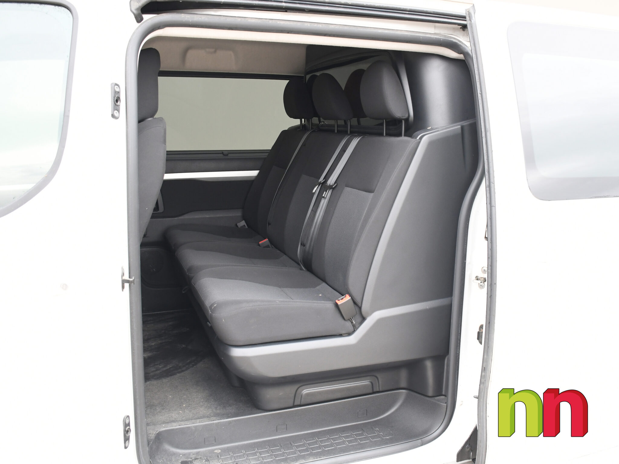 CITROEN jumpy 3 Combi 6 Talla M  AUTO 2.0BlueHDI180cv + NAVI + DOBLE PUERTA LATERAL