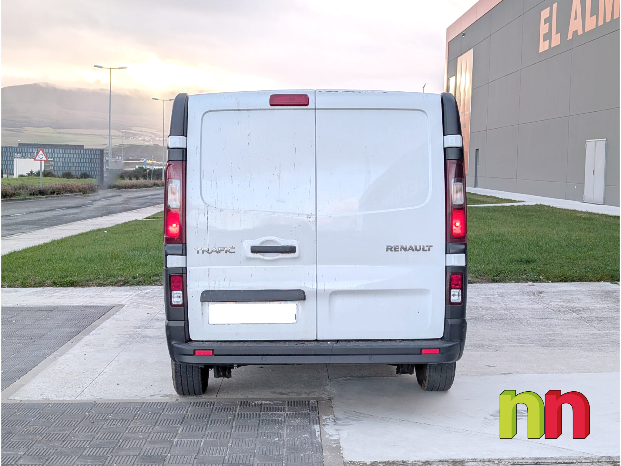 RENAULT Trafic L2H1 FG30 2.0DCI 130cv + NAVI